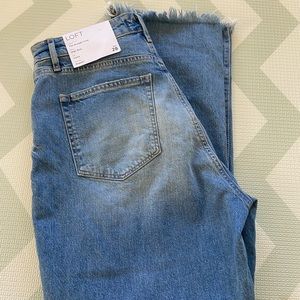 LOFT High Rise Straight Crop / Curvy Fit / light indigo wash